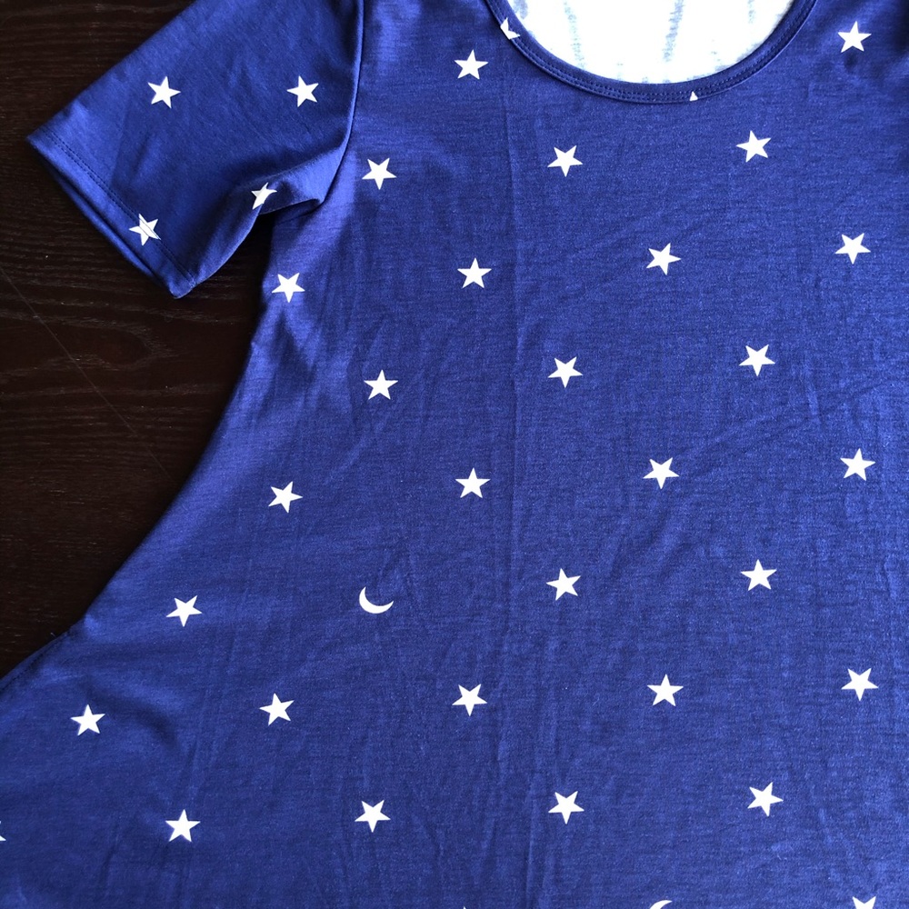 LuLaRoe Star Small Perfect T Scoop Hem